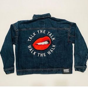 Cropped denim jacket with cool graphics on back